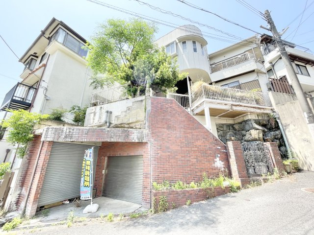 寝屋川市末広町　中古一戸建て