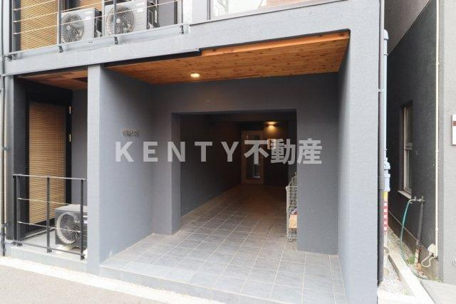 【エントランス】 | ｔｒｉａｓ１２９ | 建物の内部です