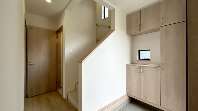 裾野市平松508番　新築戸建　全１棟　１号棟の玄関