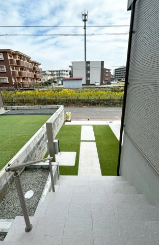 裾野市平松508番　新築戸建　全１棟　１号棟の玄関