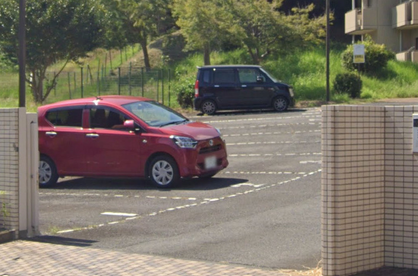 みほレジデンスの駐車場