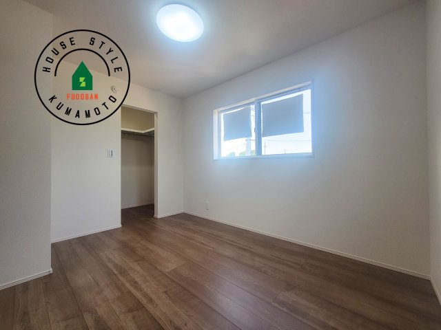 宇土市境目町第1-5棟（4号棟）の洋室|採光良好な洋室は全居室、複層ガラスの遮熱効果と断熱効果で、一年中快適に過ごせます。