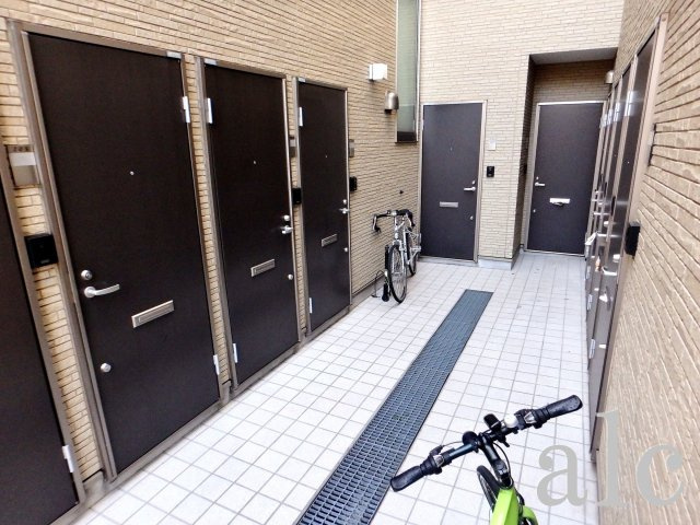 オークグレイス笹塚のエントランス