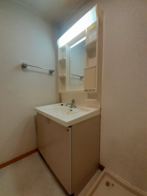 【洗面所】 | エスポワールシティＢ | 広い洗面スペース