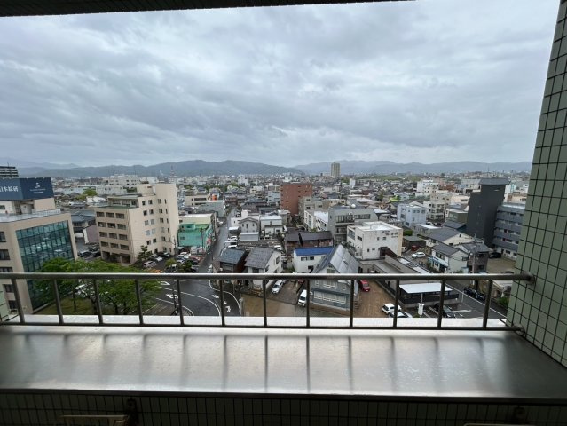 カトオテヨセビルの展望