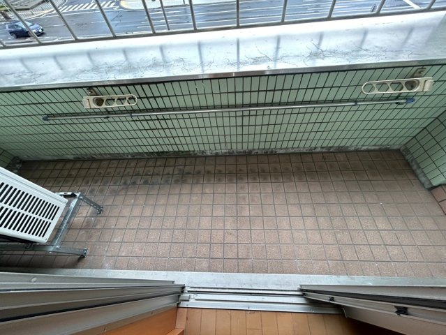 カトオテヨセビルのバルコニー