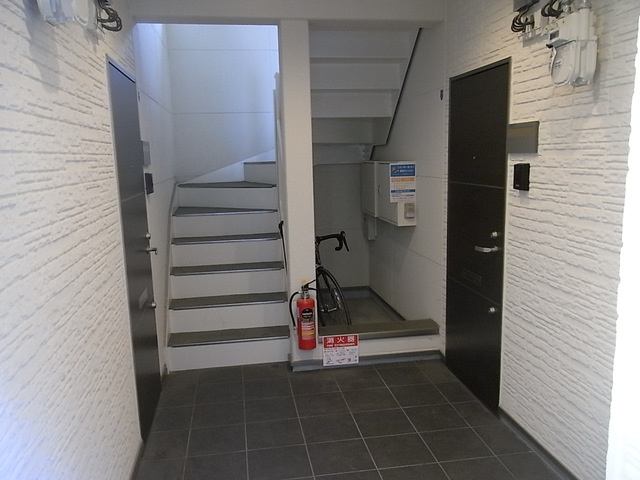 CoLaBo住吉駅前Southのエントランス|ゆとりのあるエントランスです