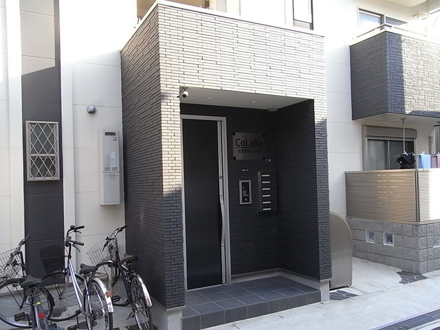 CoLaBo住吉駅前Southのエントランス|ゆとりのあるエントランスです