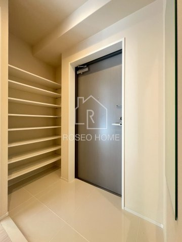 BRAVE常盤町の玄関