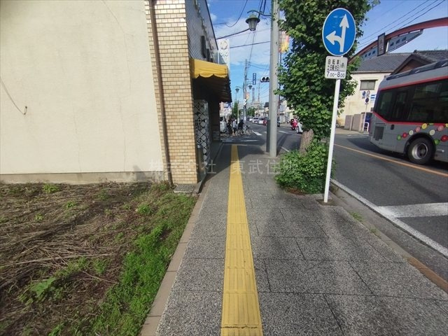【前面道路含む現地写真】の画像