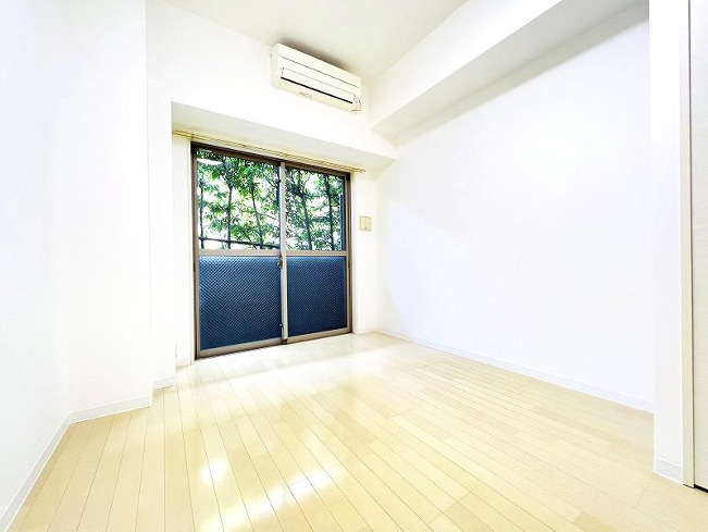 フェニックス池袋弐番館の居間・リビング