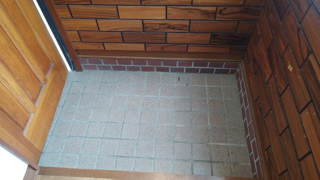 木下貸家の玄関