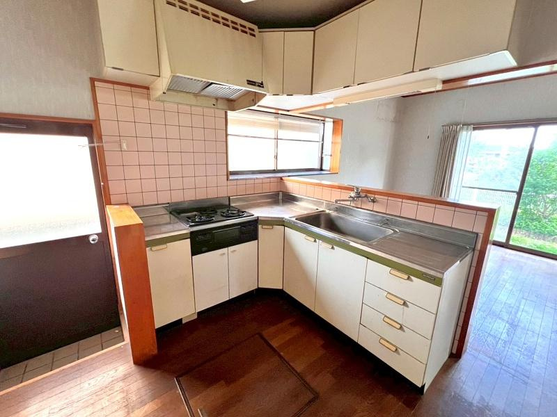 高知市横浜新町3丁目　中古戸建てのキッチン