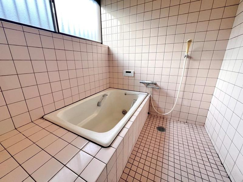 高知市横浜新町3丁目　中古戸建ての浴室