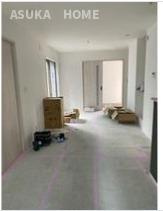 港南区東永谷３丁目戸建の居間・リビング|使いやすい居間です