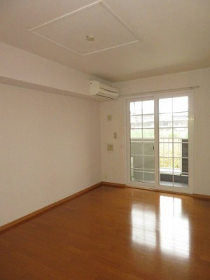 【居間・リビング】 | エレガンテ・プローデＢ | ゆったり過ごせるリビングです