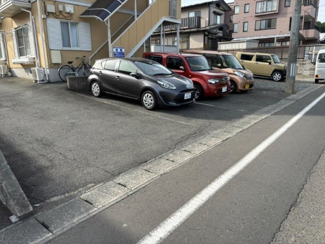 ラ・フォーレＫの駐車場