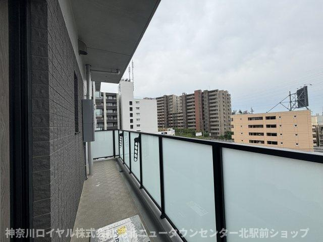 【バルコニー】