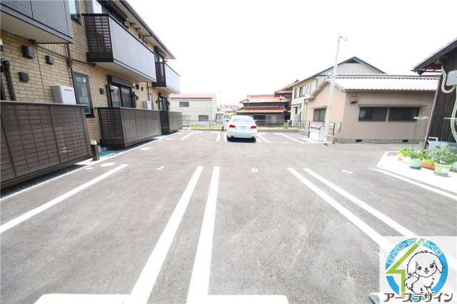 ルートサンヨウの駐車場