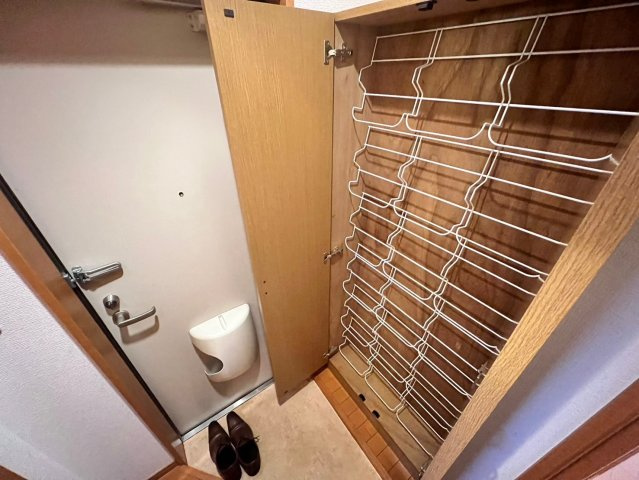 松戸市西馬橋広手町の一棟アパートの玄関
