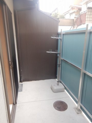 西院春栄町27・28貸家のバルコニー