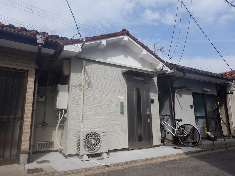 西院春栄町27・28貸家の外観