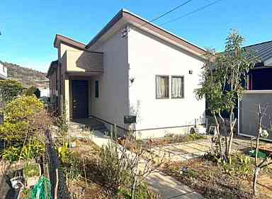 【成約御礼】小田原市高田　築浅平屋戸建 家庭菜園の出来る庭付きの外観