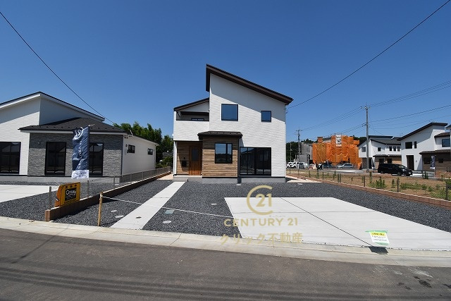 Terrace　水戸市河和田　1期 　2の駐車場|並列駐車可能なカースペースを確保。毎日のお車の出し入れがストレスなく行えます！
内覧可能です。ご予約はHPから、またお電話でも、お気軽にどうぞ。