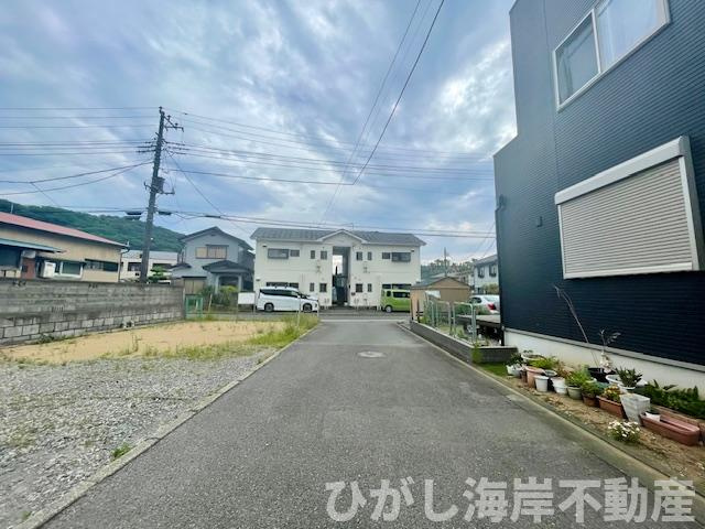 平塚市万田2丁目　売地　の前面道路含む現地写真|現地外観