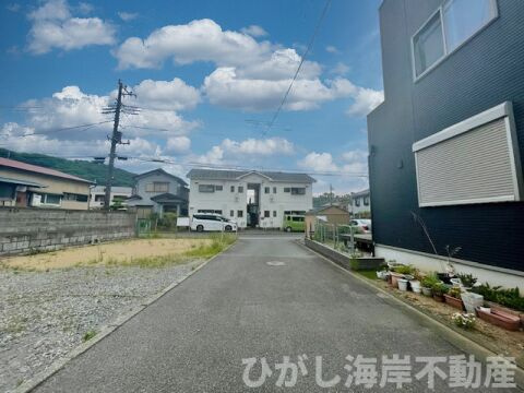 平塚市万田2丁目　売地　の前面道路含む現地写真|現地外観