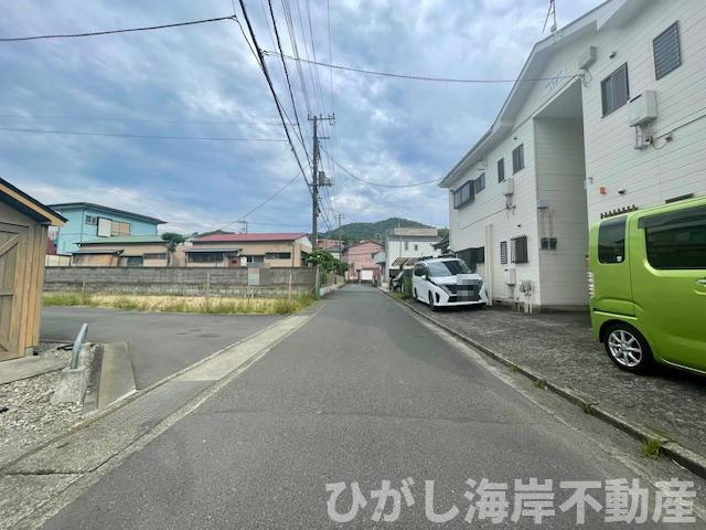 平塚市万田2丁目　売地　の前面道路含む現地写真|現地外観