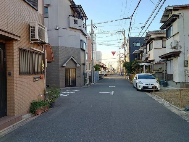 守口市南寺方東通3丁目の前面道路含む現地写真