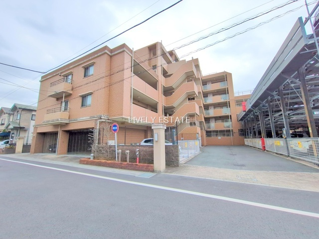ベルドゥムール越谷南町の外観
