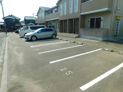 【駐車場】 | リヴェール長戸 B棟