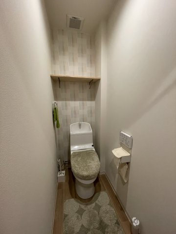 大阪市北区天神橋八丁目貸家のトイレ