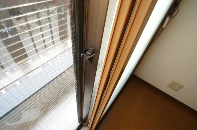 【設備】 | コーポサルビア | 二重サッシで断熱・防犯面も安心♪