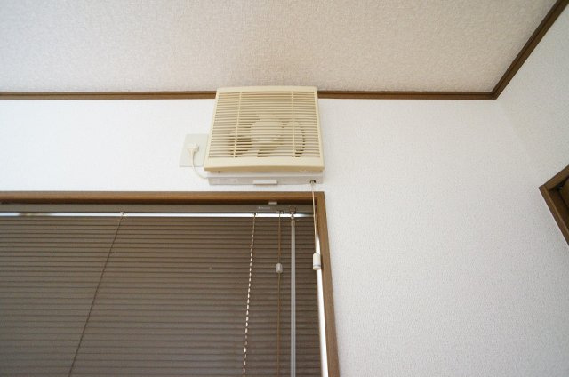 【設備】 | コーポサルビア | 室内換気扇でいつでも換気良好！