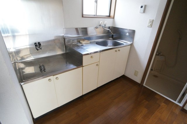 【キッチン】 | コーポサルビア | 二口ガスコンロ設置可能