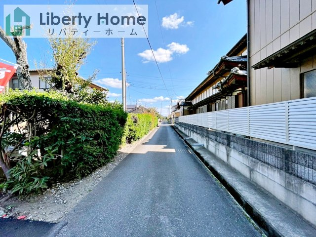 常総市新石下第8　新築戸建　1号棟の前面道路含む現地写真