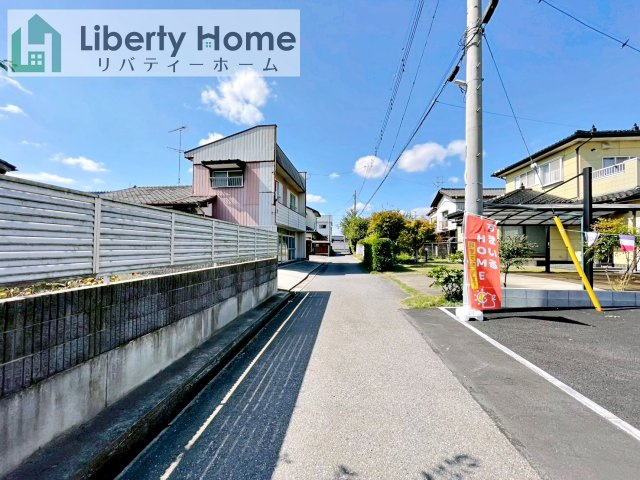 常総市新石下第8　新築戸建　1号棟の前面道路含む現地写真