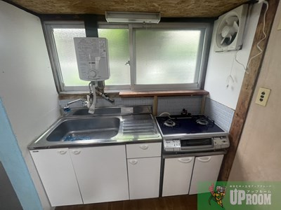 中新町借家のキッチン