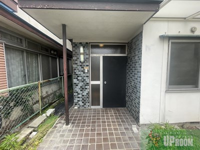 中新町借家のエントランス