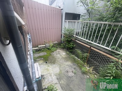 中新町借家の庭