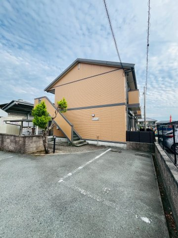 ヴィアーノの駐車場