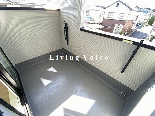 【バルコニー】 | 【仲介手数料０円】秦野市今泉24-1期　新築一戸建て　全2棟 | 秦野市今泉24-1期　新築一戸建て　全2棟