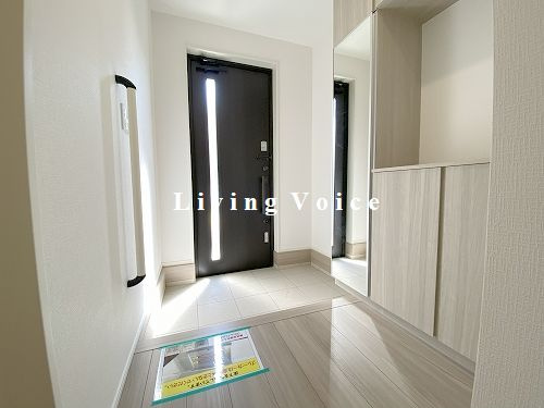 【玄関】 | 【仲介手数料０円】秦野市今泉24-1期　新築一戸建て　全2棟 | 秦野市今泉24-1期　新築一戸建て　全2棟