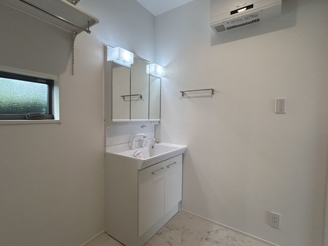 阿南市羽ノ浦町古庄二輛車の洗面所