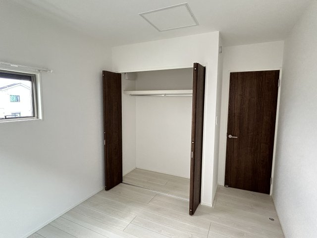 阿南市羽ノ浦町古庄二輛車の洋室