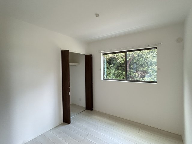 阿南市羽ノ浦町古庄二輛車の洋室