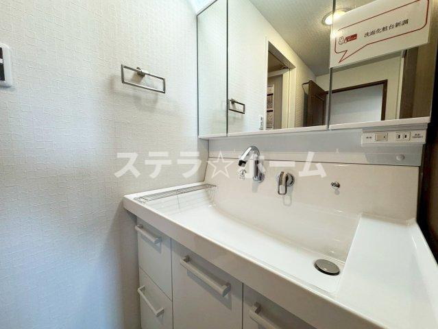 エスリード万博公園の独立洗面台|独立洗面台、朝の身支度には欠かせません